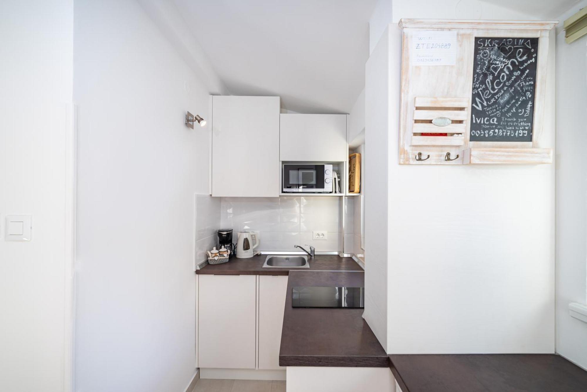 Mediterranean Terrace Apartment With Bikes & Sup Skradin Exterior foto