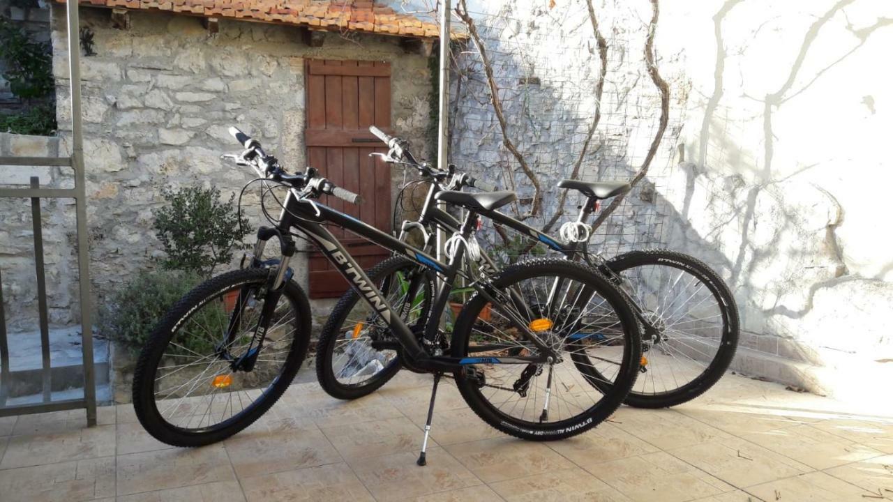 Mediterranean Terrace Apartment With Bikes & Sup Skradin Exterior foto